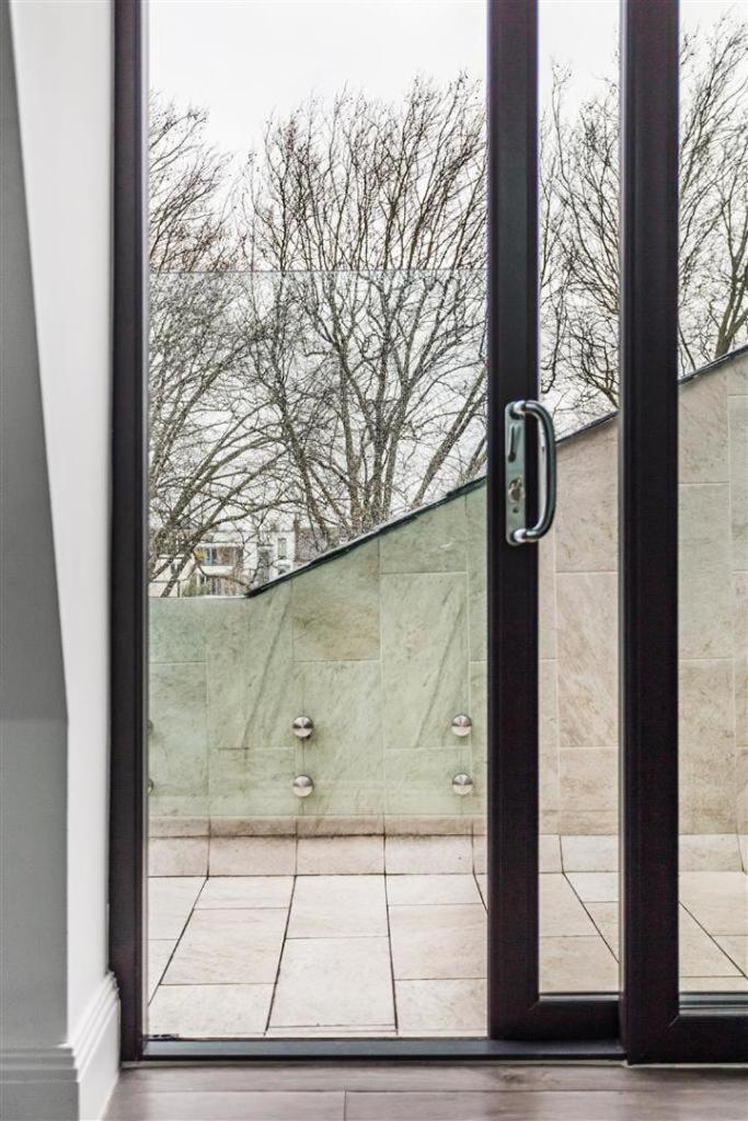 Luxurious Hidden Gem In Wandsworth Apartment Londra Exterior foto