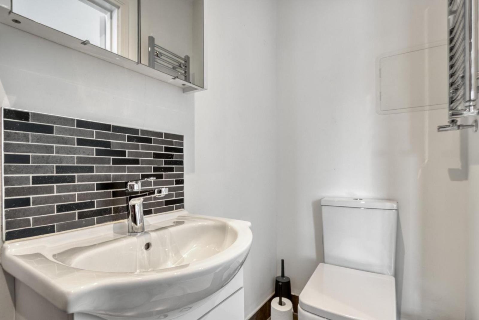 Luxurious Hidden Gem In Wandsworth Apartment Londra Exterior foto