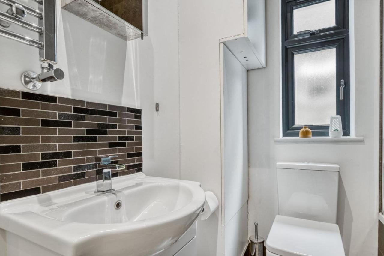 Luxurious Hidden Gem In Wandsworth Apartment Londra Exterior foto