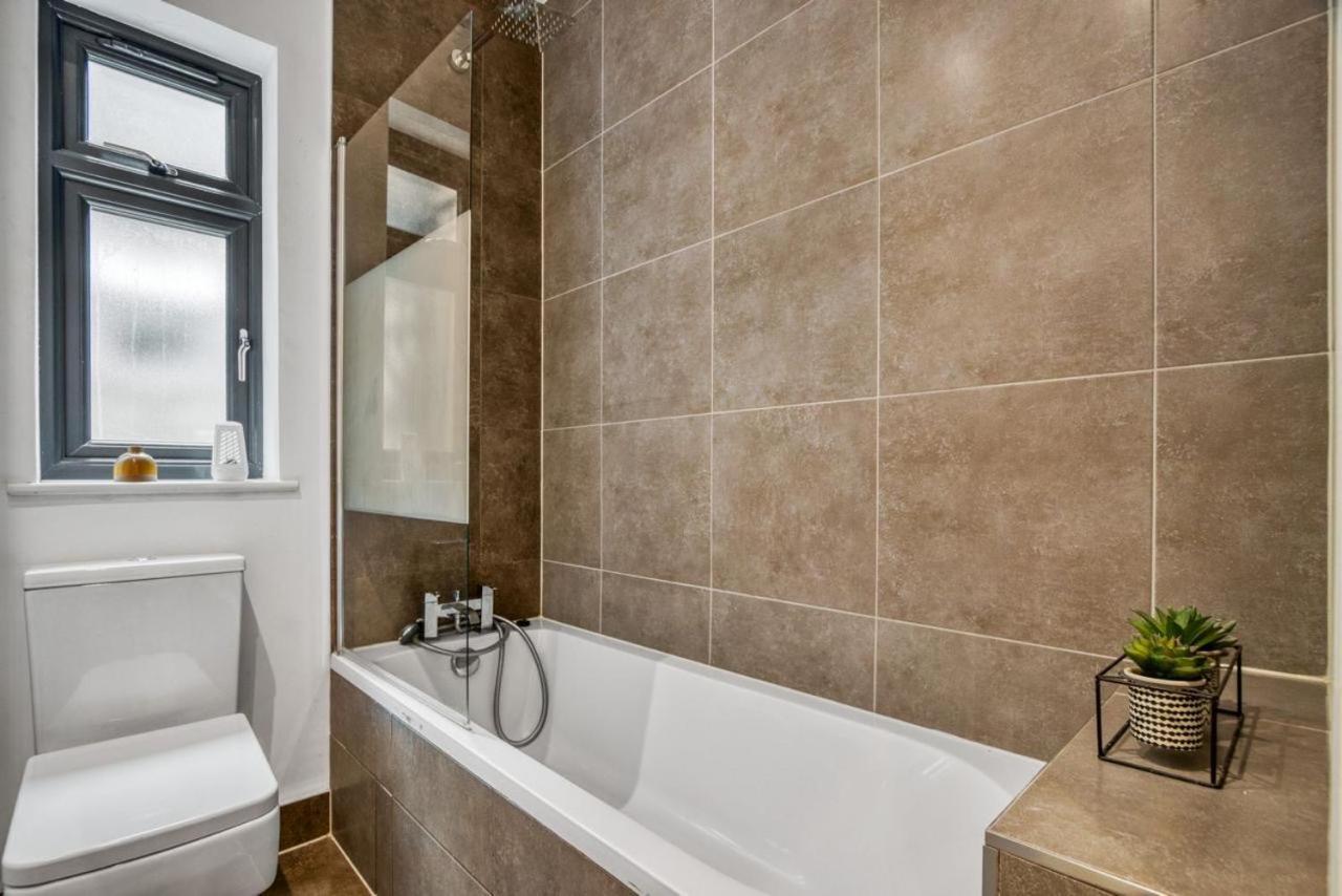 Luxurious Hidden Gem In Wandsworth Apartment Londra Exterior foto