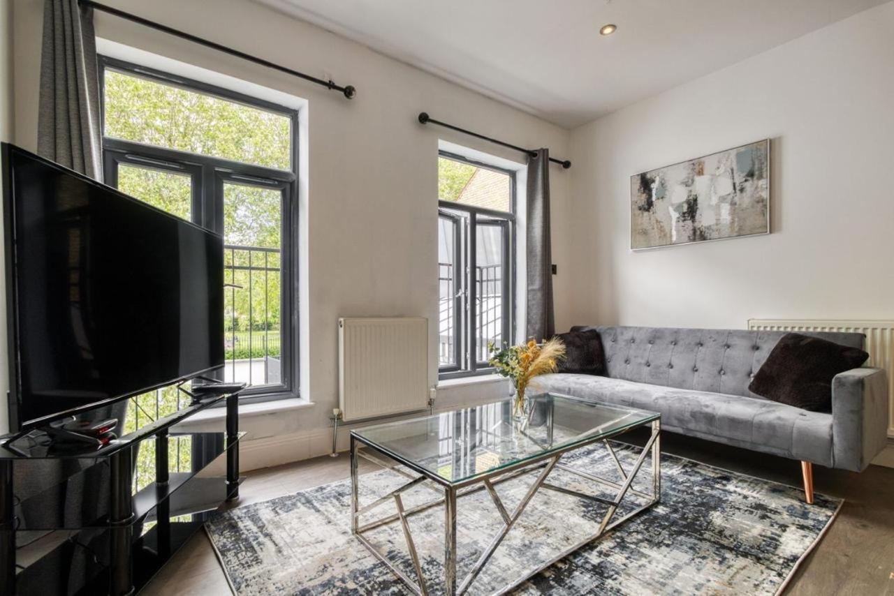 Luxurious Hidden Gem In Wandsworth Apartment Londra Exterior foto