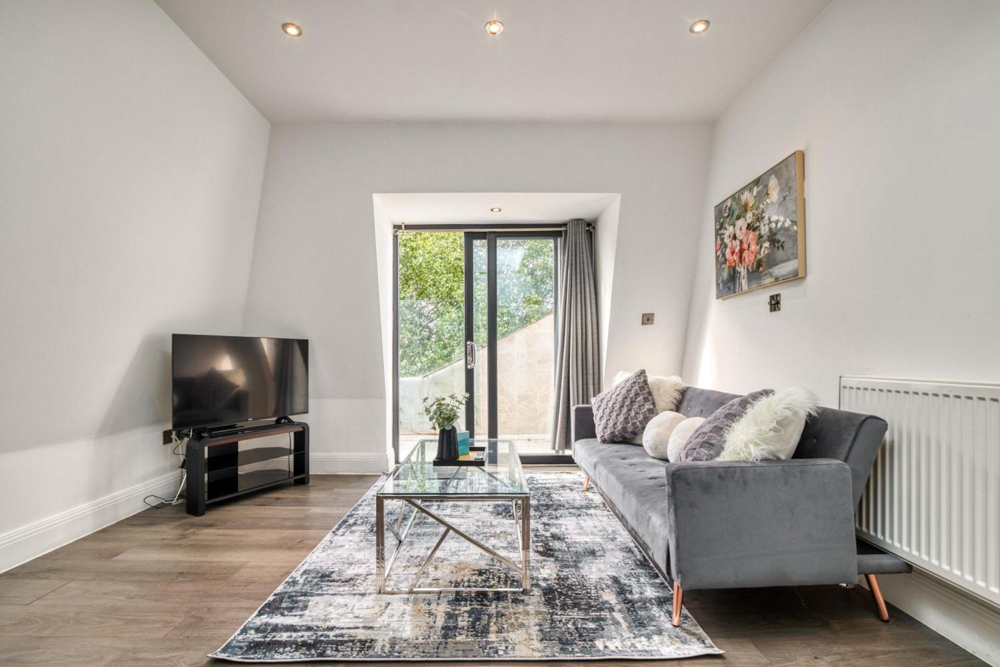 Luxurious Hidden Gem In Wandsworth Apartment Londra Exterior foto